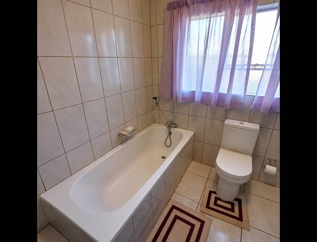 3 BEDROOM TOWNHOUSE FOR SALE IN GOLF PARK